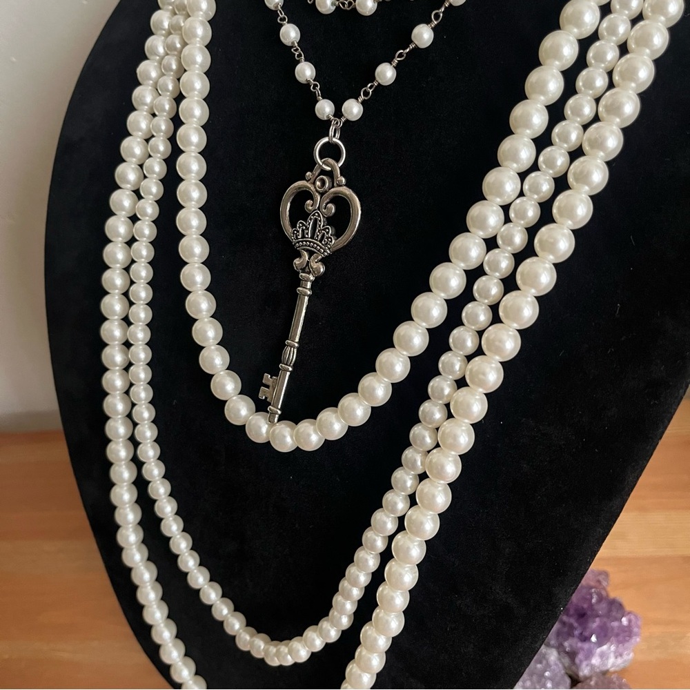 📌SOLD📌White Pearl Multi-Strand Necklace with Key Pendant. Set of 2. - Womens' - Picture 5 of 12